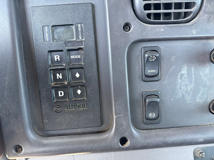 #1070-•-2012-freightliner-boom/crane-truck-image-49