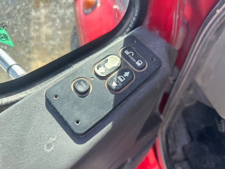 2012-international-7600-image-23