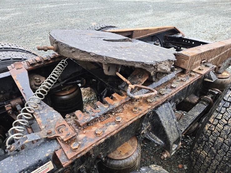 2017-kenworth-t680-image-32