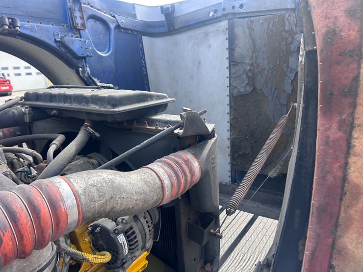 2000-peterbilt-379-image-72