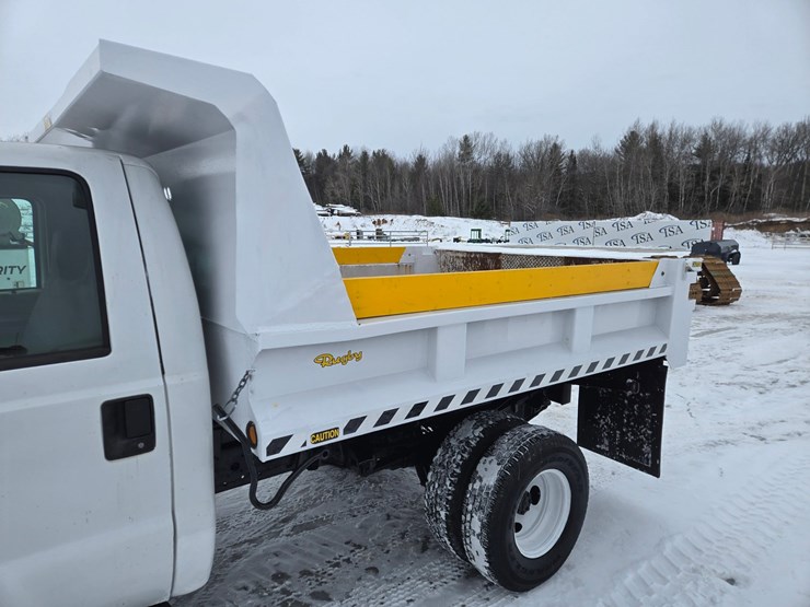 2001-ford-f350-image-25