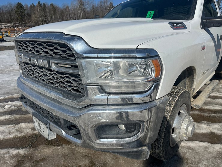 2020-dodge-3500-image-9