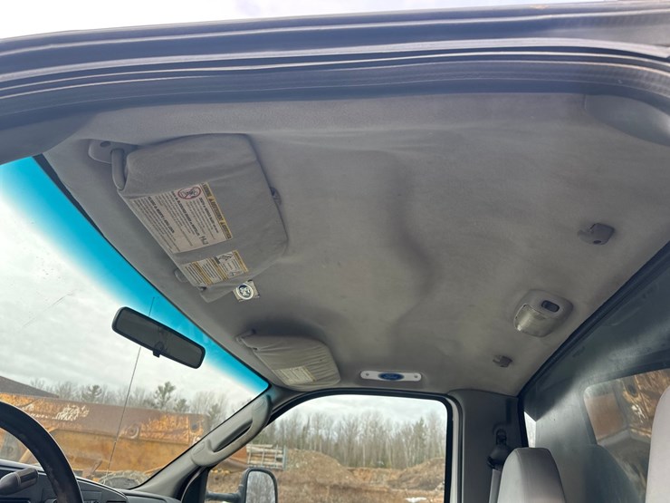 2006-ford-f550-image-33