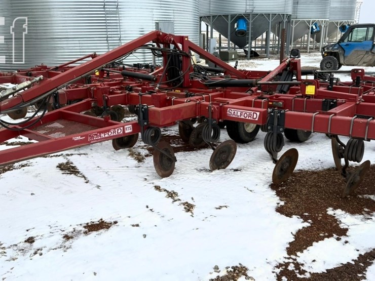 2010-salford-570-image-1