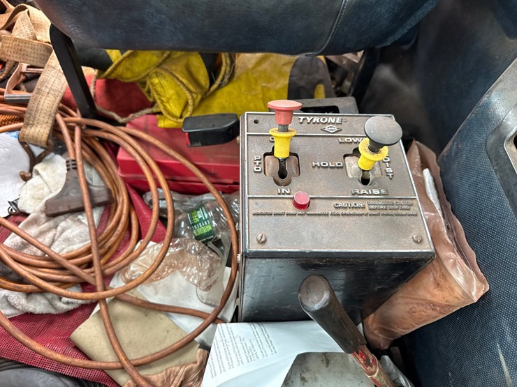 1996-mack-ch613-image-48