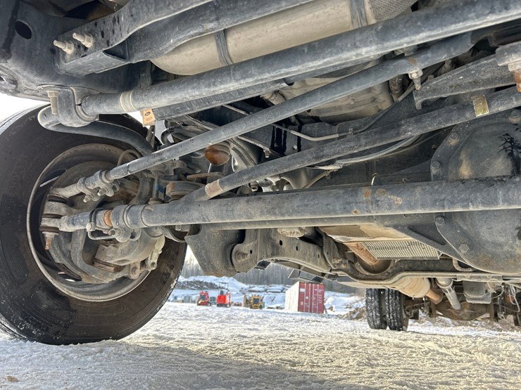 2021-ford-f550-image-46