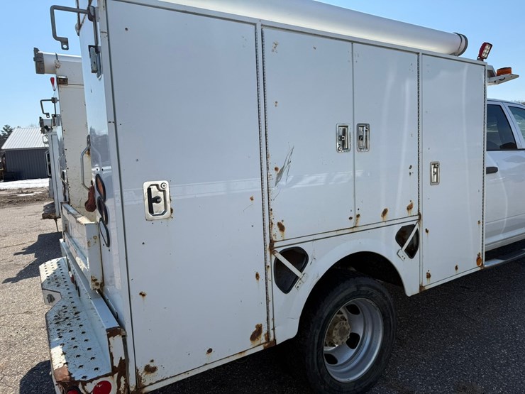 #1060-•-2015-ram-5500-heavy-duty-service-truck-image-20