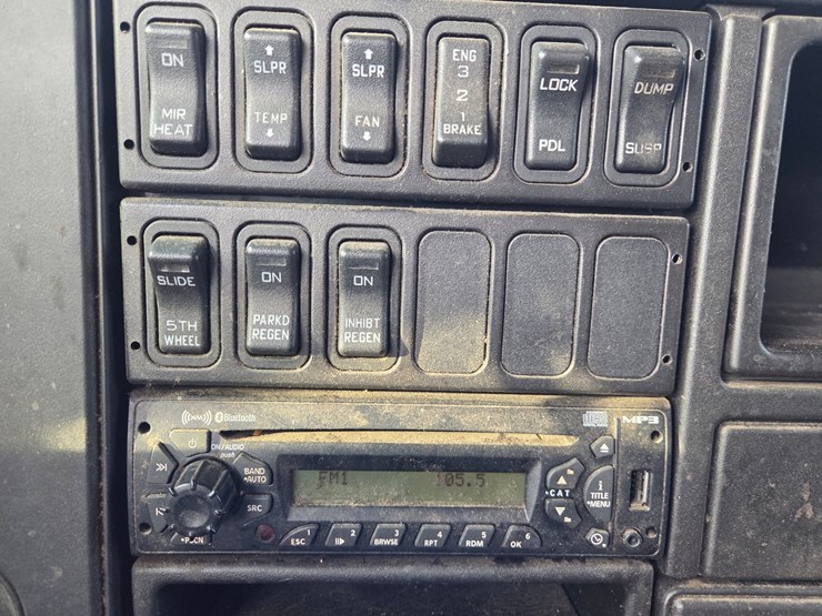 2013-international-prostar-image-67