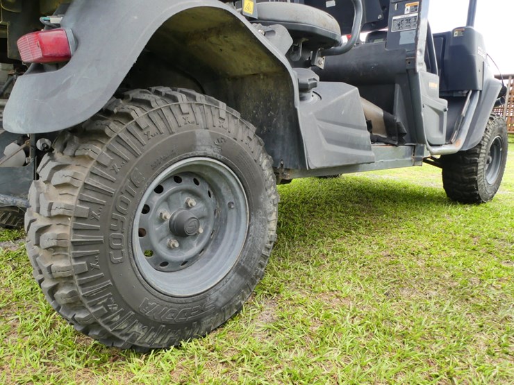 2009-kubota-rtvx1140-image-6