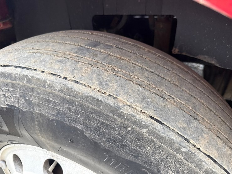 2018-freightliner-122sd-image-72