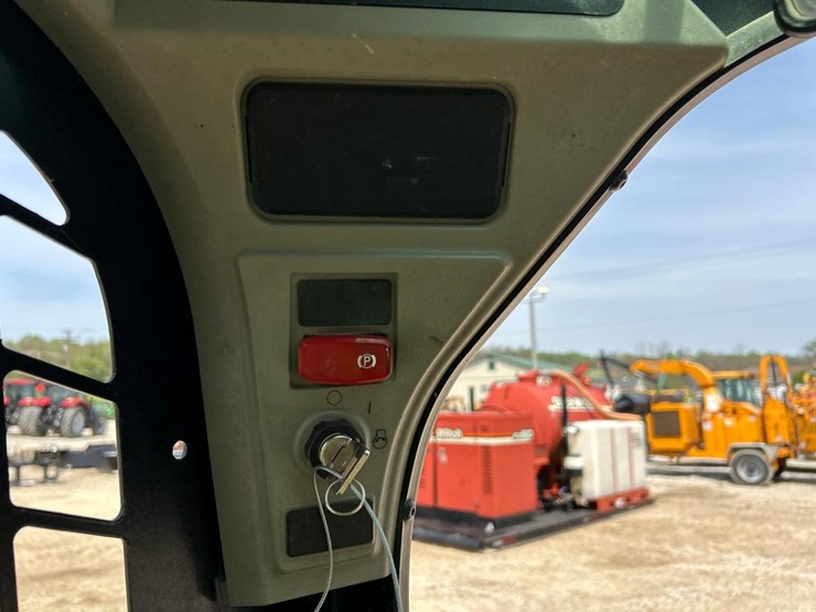 2021-caterpillar-289d3-image-25