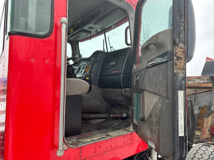 2007-kenworth-w900-image-57