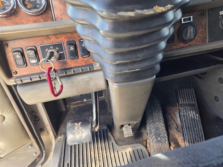 2006-kenworth-w900-image-72