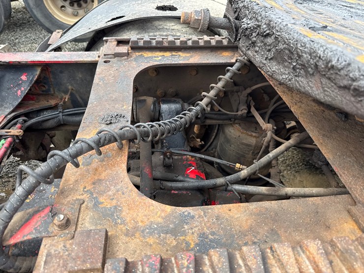 1998-massey-ferguson-8-image-43