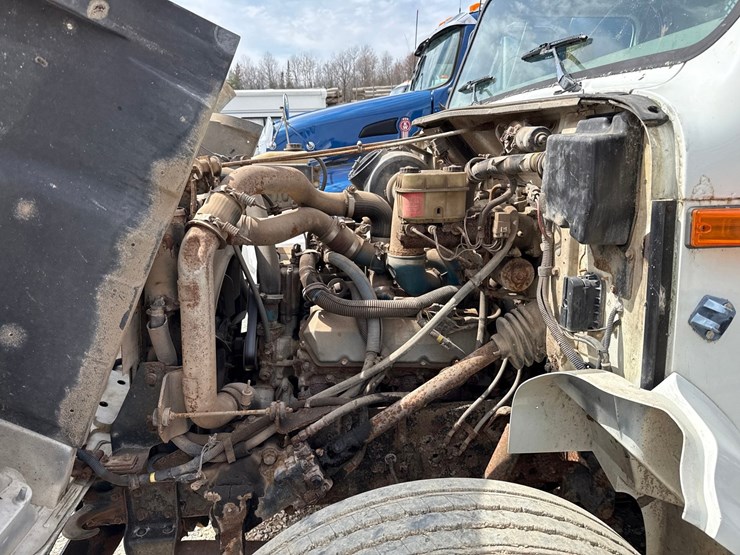 2000-international-4700-image-9