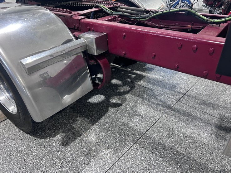 2007-peterbilt-379-image-29