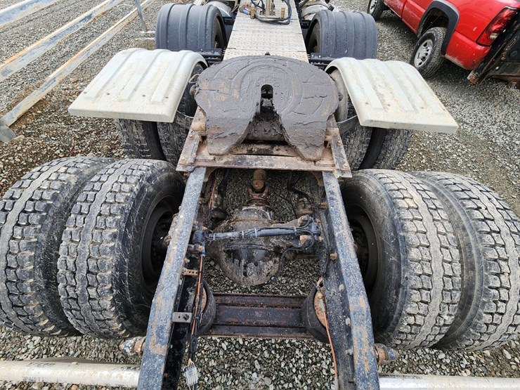 2014-massey-ferguson-8-image-27