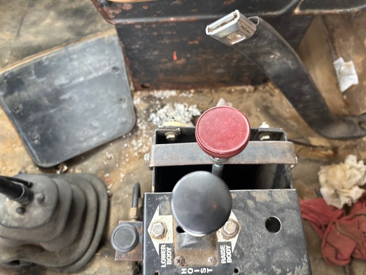 1997-ford-lt8000-image-39