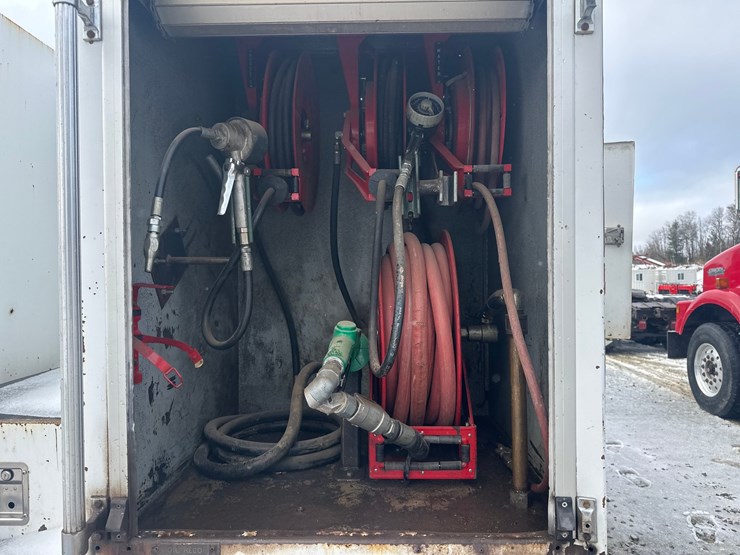 1995-international-8100-image-25