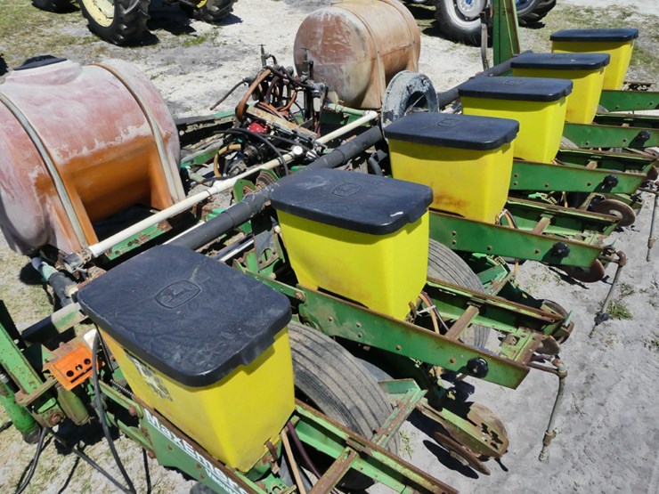 john-deere-7300-image-5