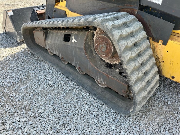 new-holland-lt190b-image-16