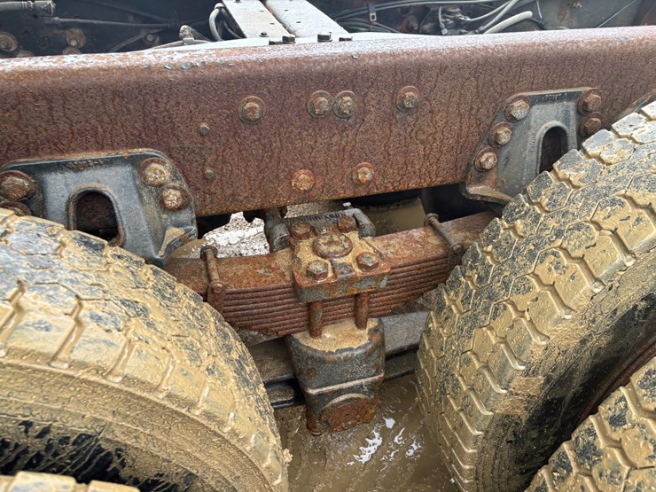 1997-ford-lt8000-image-81