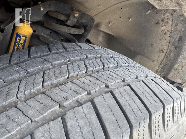 2013-ford-e350-image-4