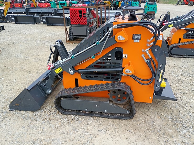 #23944-•-2025-arteer-qb-480-mini-skid-steer-image-1