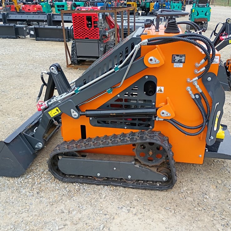 #23944 • 2025 Arteer QB-480 Mini Skid Steer