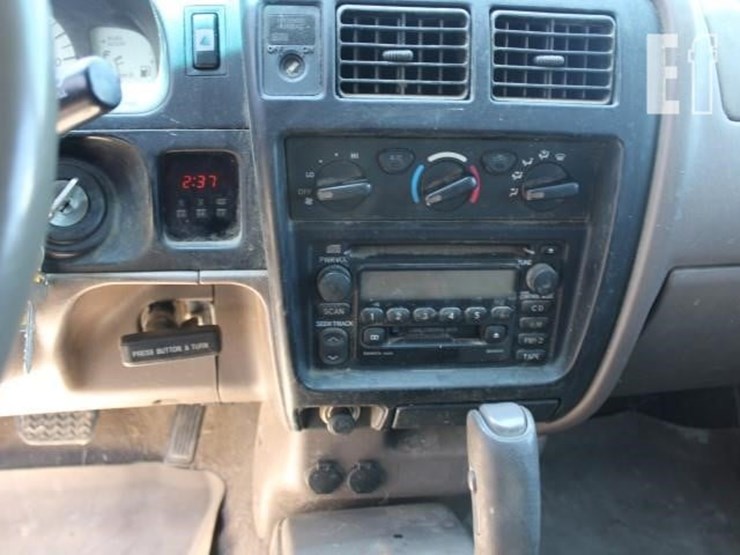 2001-toyota-tacoma-image-14