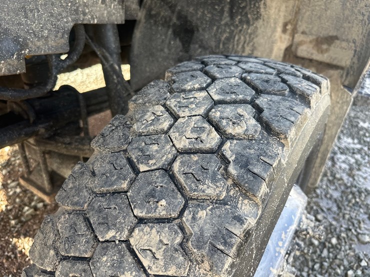 2005-massey-ferguson-8-image-57