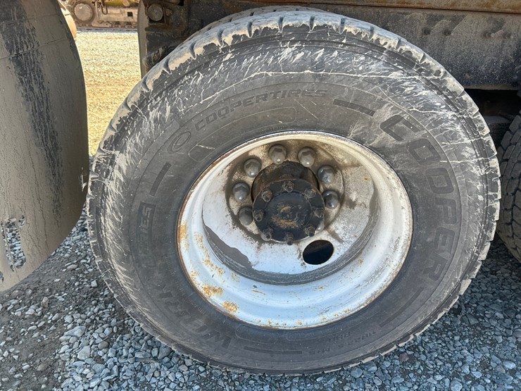 2006-international-7400-image-75