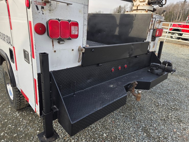 2018-ford-f550-xl-image-28