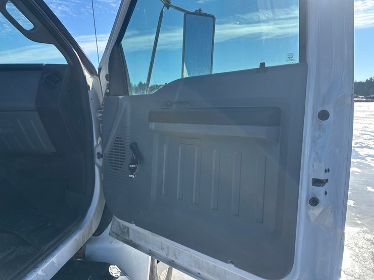 2012-ford-f650-image-21