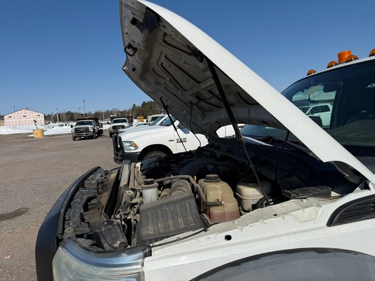 2011-ford-f550-xl-image-9