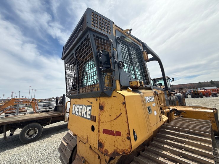 2002-deere-700h-lgp-image-32