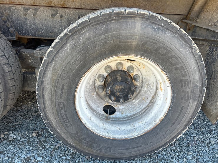 2006-international-7400-image-73