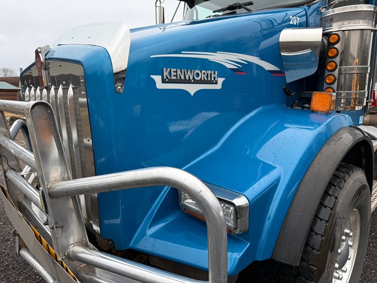 2020-kenworth-t800-image-11