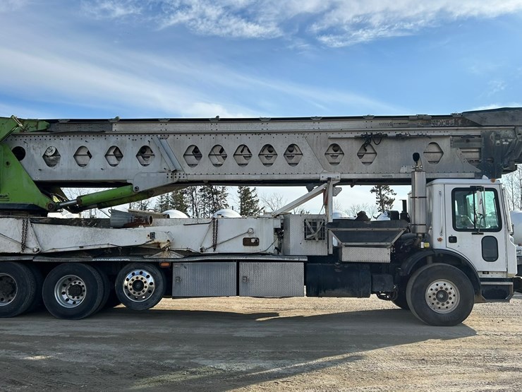 #2237-•-2006-mack-tri-axle-concrete-placement-truck-image-6