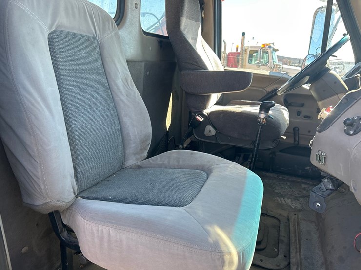 2005-massey-ferguson-8-image-50