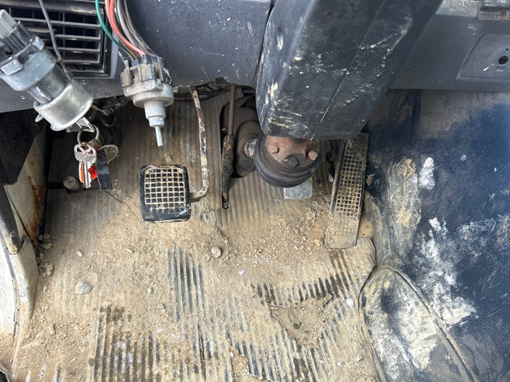 1990-ford-l9000-image-54