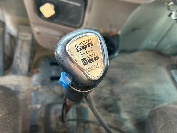 peterbilt-365-image-95