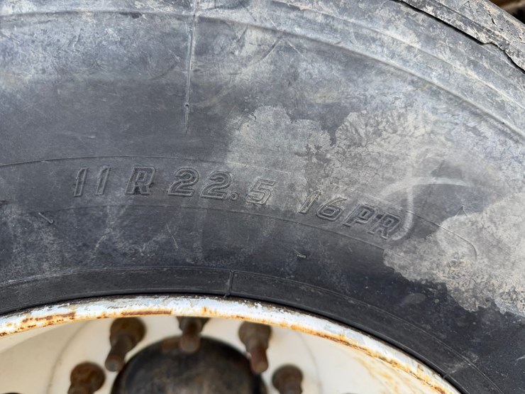 #1049-•-2005-mack-granite-tri-axle-dump-image-68