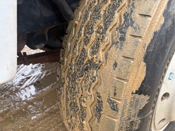 1997-ford-lt8000-image-104