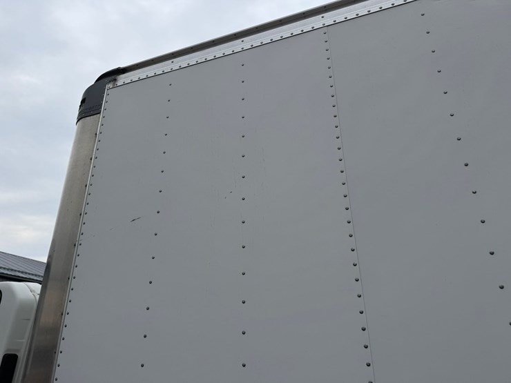 2019-isuzu-nrr-image-28