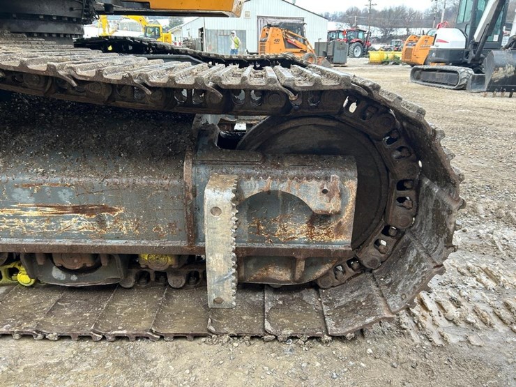 2016-liebherr-r946-lc-image-8