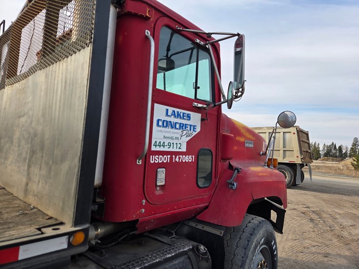 1998-international-paystar-5000-image-17