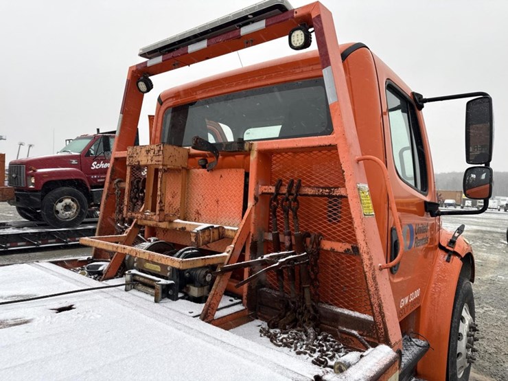2016-massey-ferguson-8-image-29