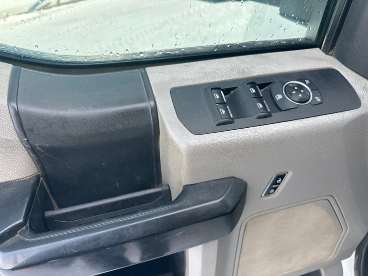 2017-ford-f350-image-38