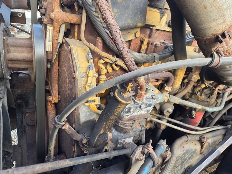 2005-caterpillar-c13-image-45